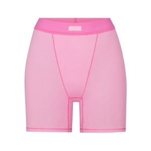 bubble gum pink skims boyfriend boxers
